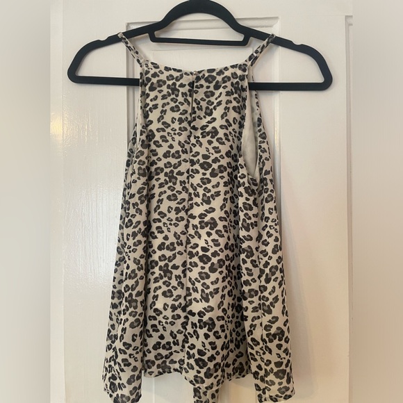 Leopard print top with keyhole opening and front-tie detail - Picture 3 of 5